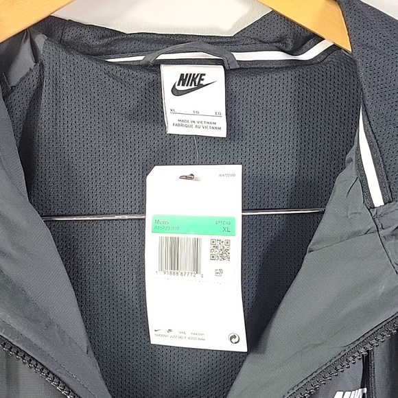 *SOLD* Nike Windrunner Jacket Black Mens XL AT5270 010 - Picture 5 of 7